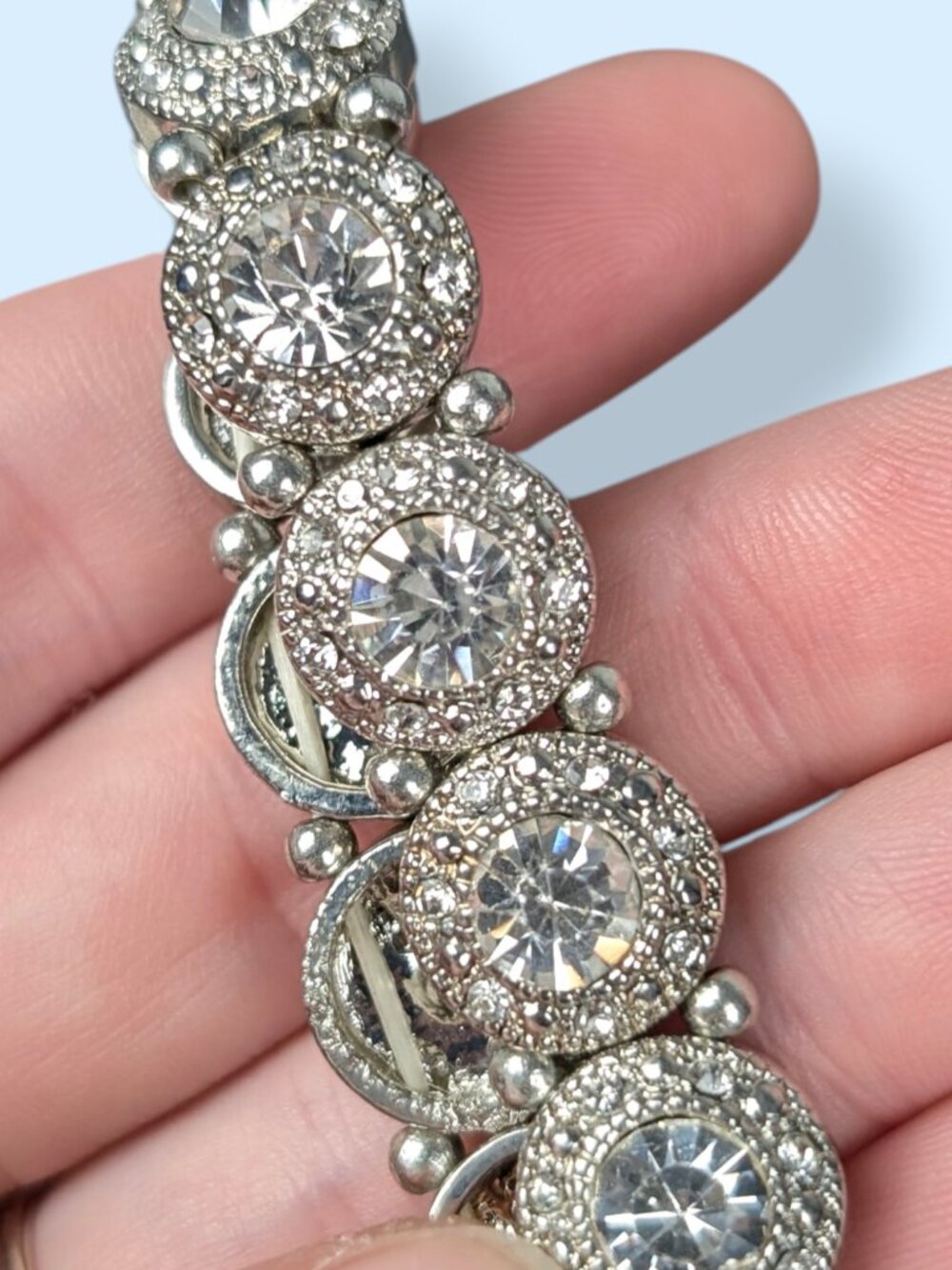 White Rhinestone Halo Stretch Bracelet - Picture 3 of 5